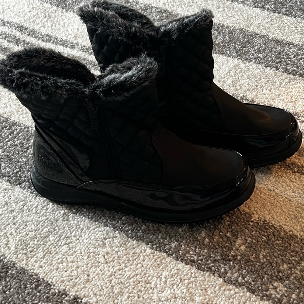 Totes black quilted fur lined waterproof boots